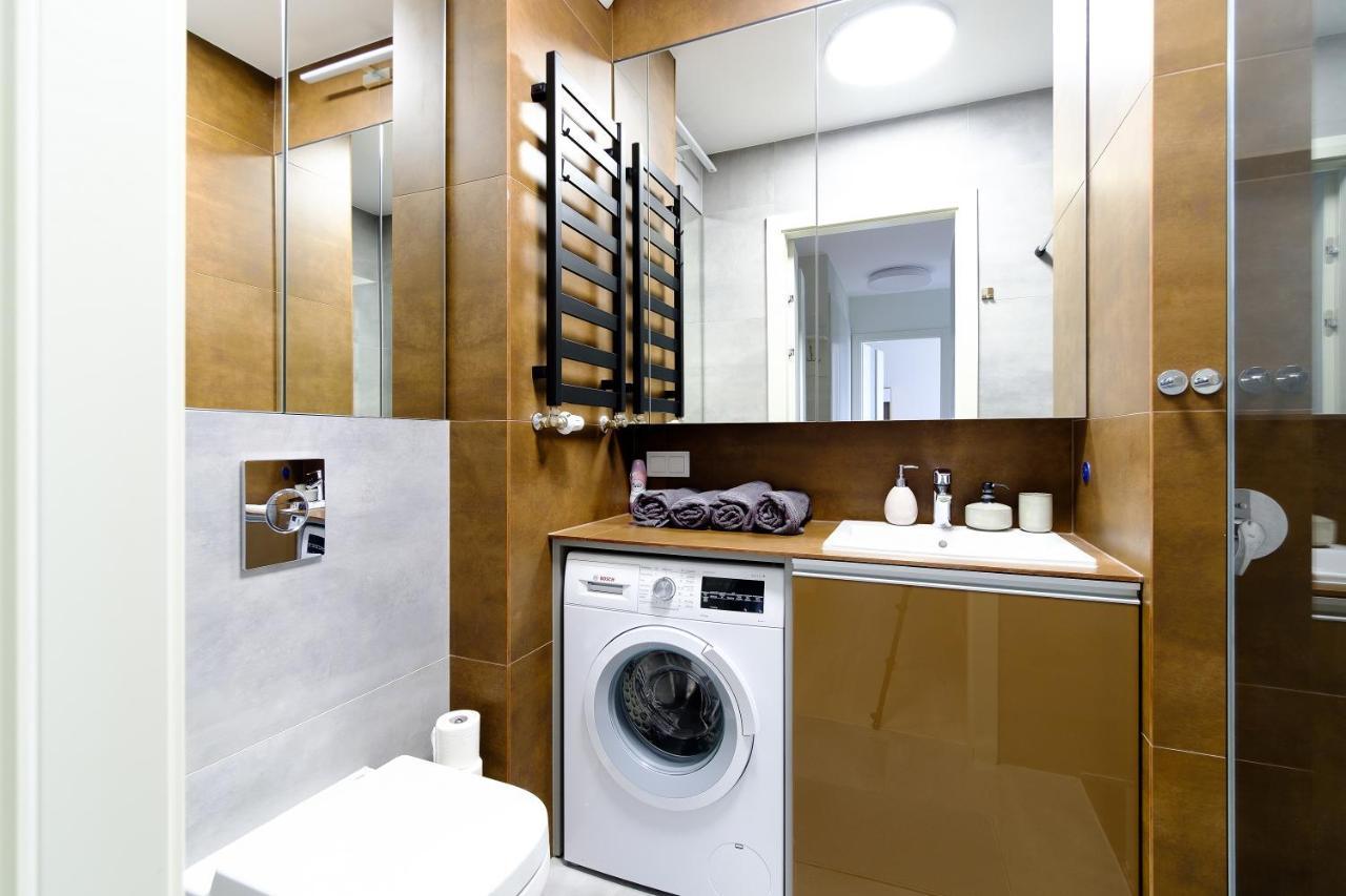 Hello Apartments Zajezdnia Wrzeszcz With Private Parking Gdansk Ngoại thất bức ảnh